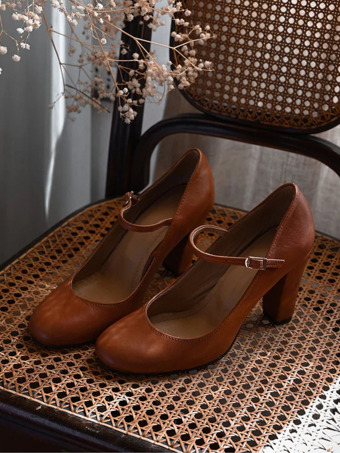 Women low heel sandals comfortable everyday walking shoes