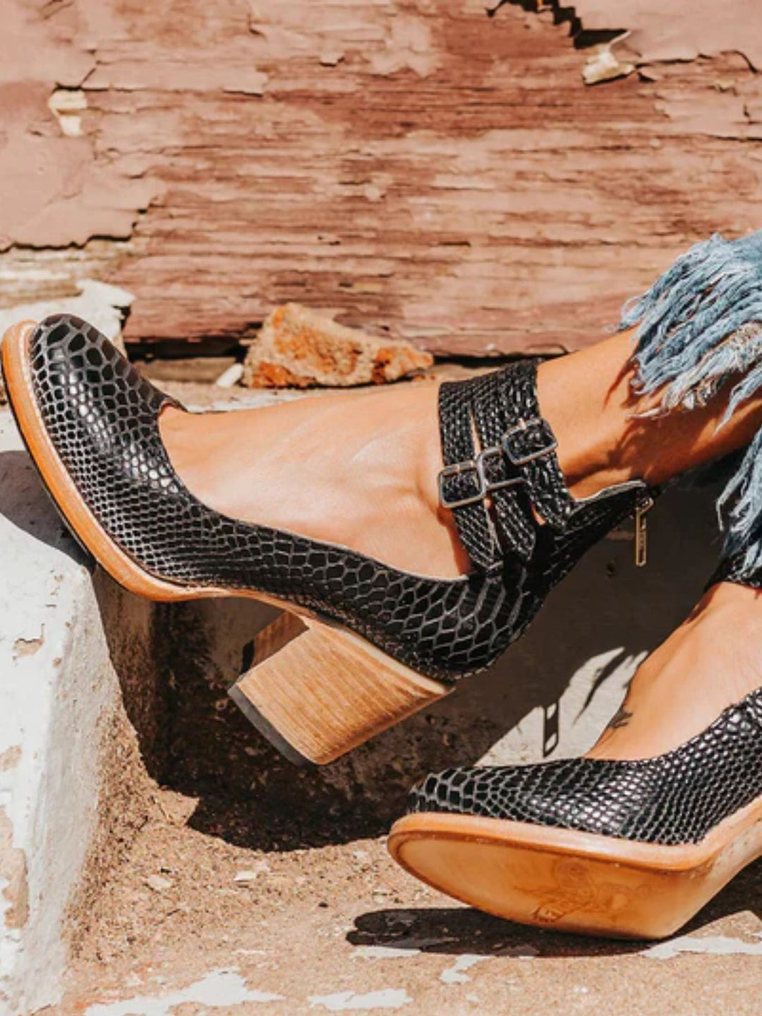 Women low heel sandals comfortable elegant everyday shoes